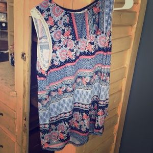 Great top! Flattering!